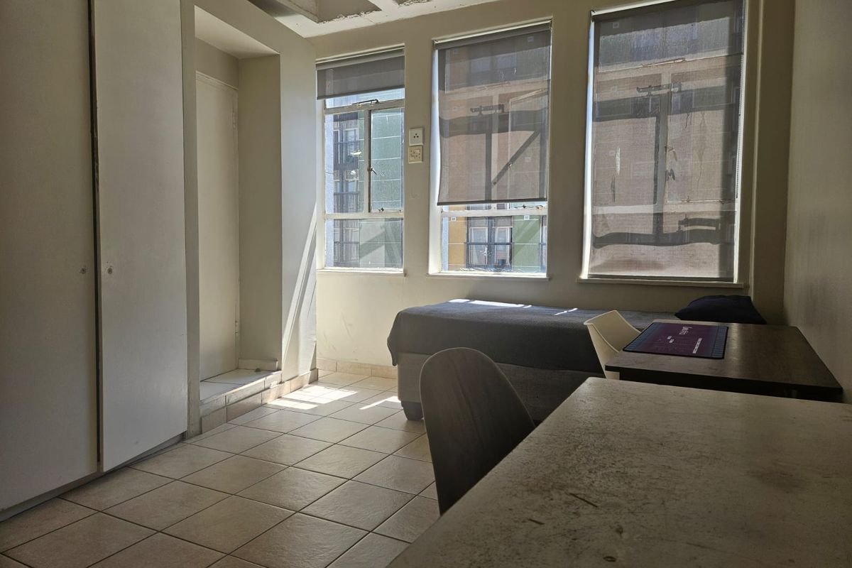 Bachelor Unit – Investment Opportunity - Photo 2