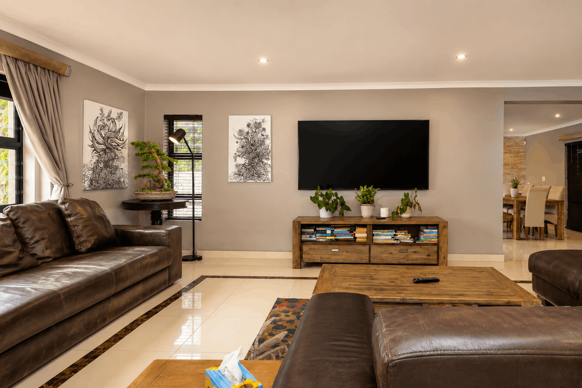 4 Bedroom House For Sale in Flamingo Vlei - Photo 4