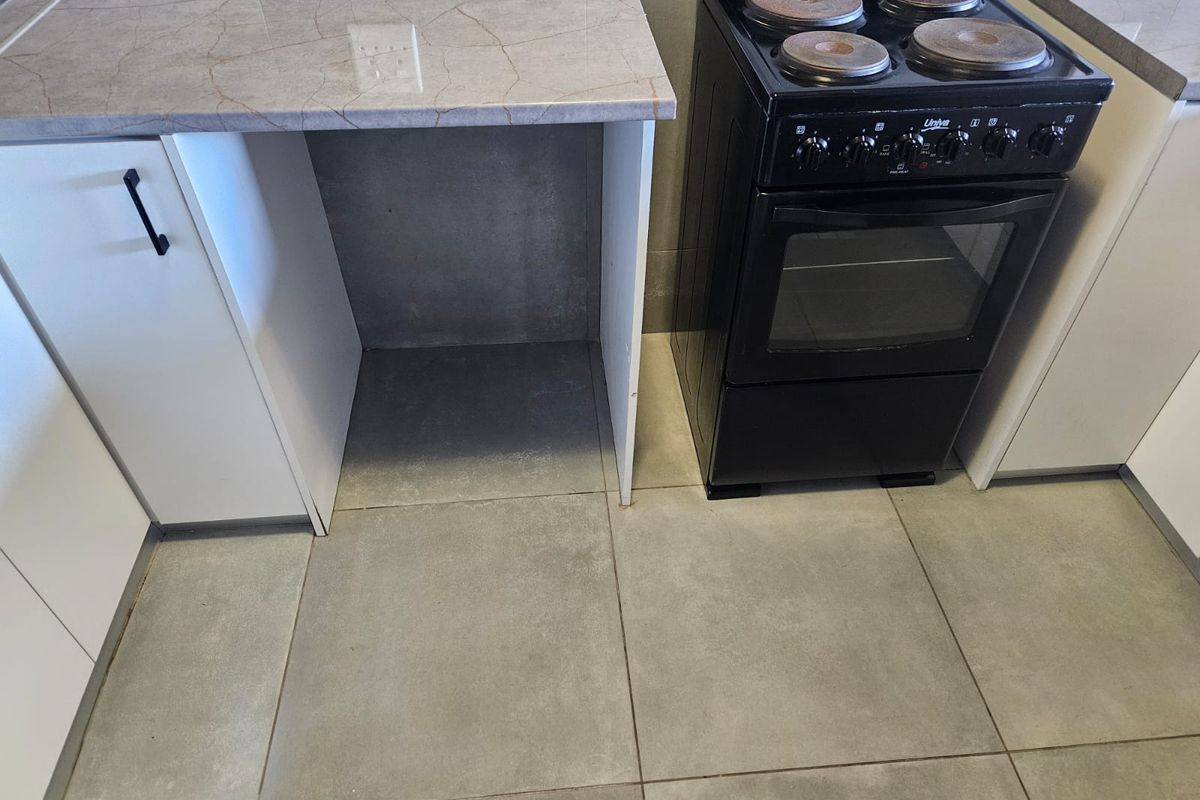 Spacious 2bedroom apartment to rent in Cormahof Brackenfell - Photo 5