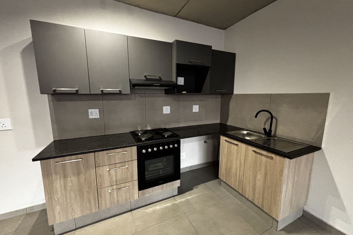 Brand new 95 sqm ENSUITE 1 bed - Photo 3