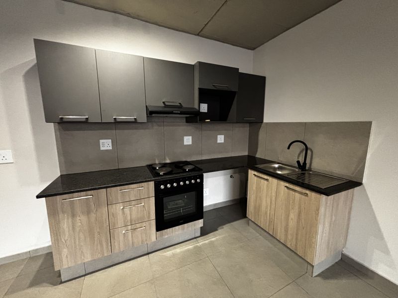 Brand new 95 sqm ENSUITE 1 bed - Photo 3