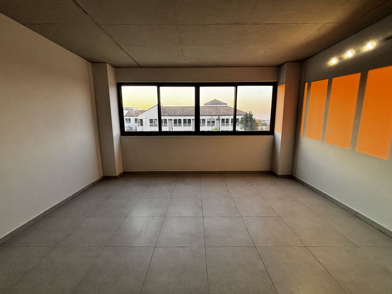 Brand new 95 sqm ENSUITE 1 bed - Photo 10