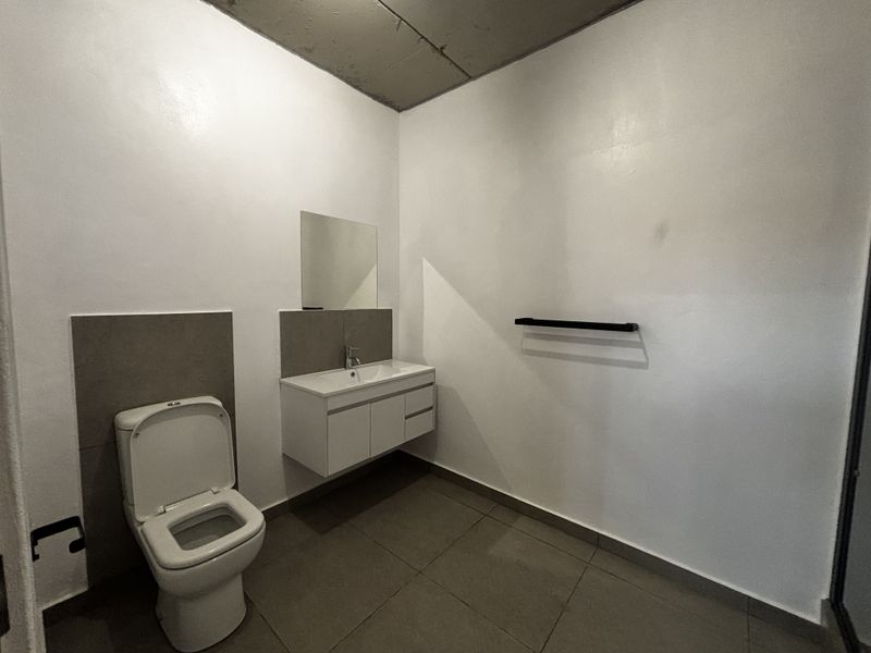 Brand new 95 sqm ENSUITE 1 bed - Photo 9