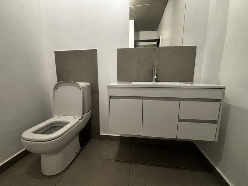 Brand new 95 sqm ENSUITE 1 bed - Photo 8