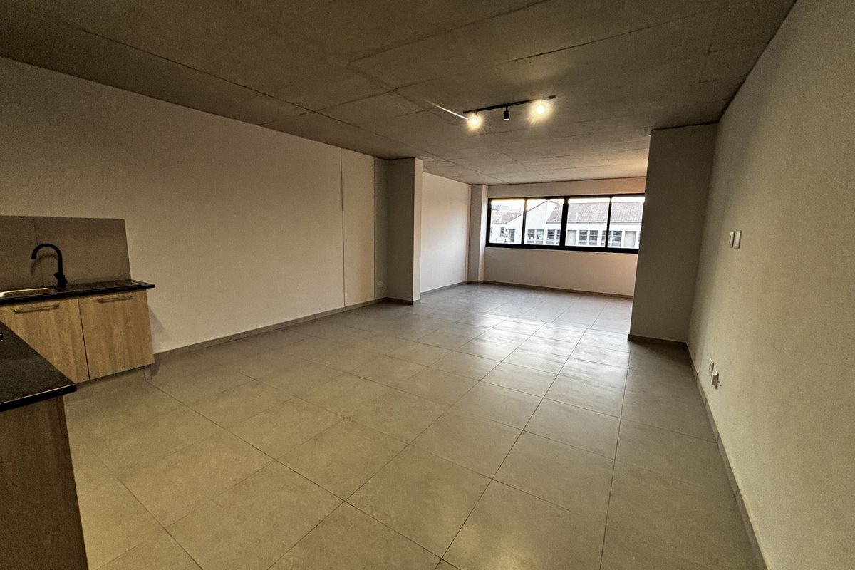 Brand new 95 sqm ENSUITE 1 bed - Photo 2