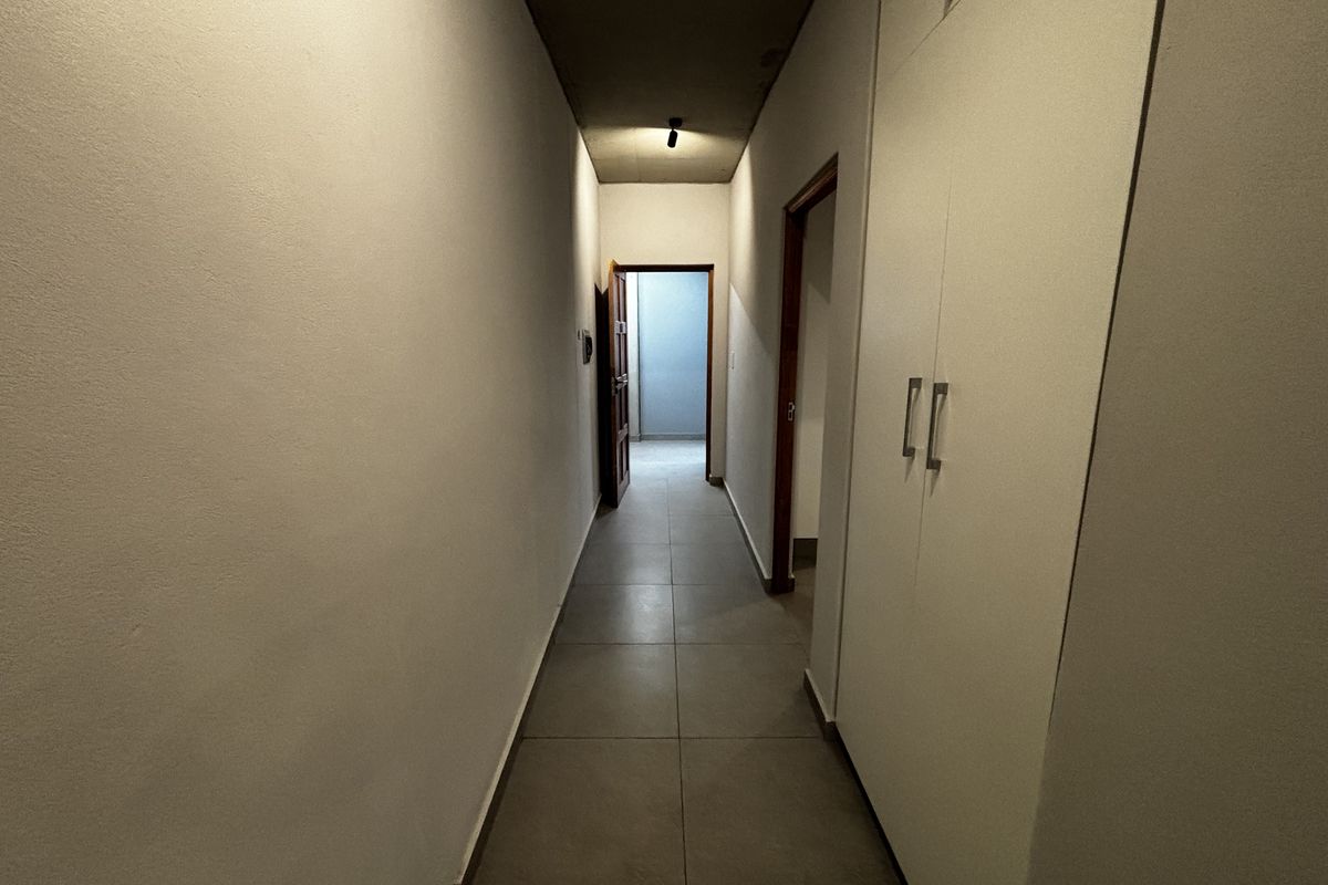 Brand new 95 sqm ENSUITE 1 bed - Photo 5