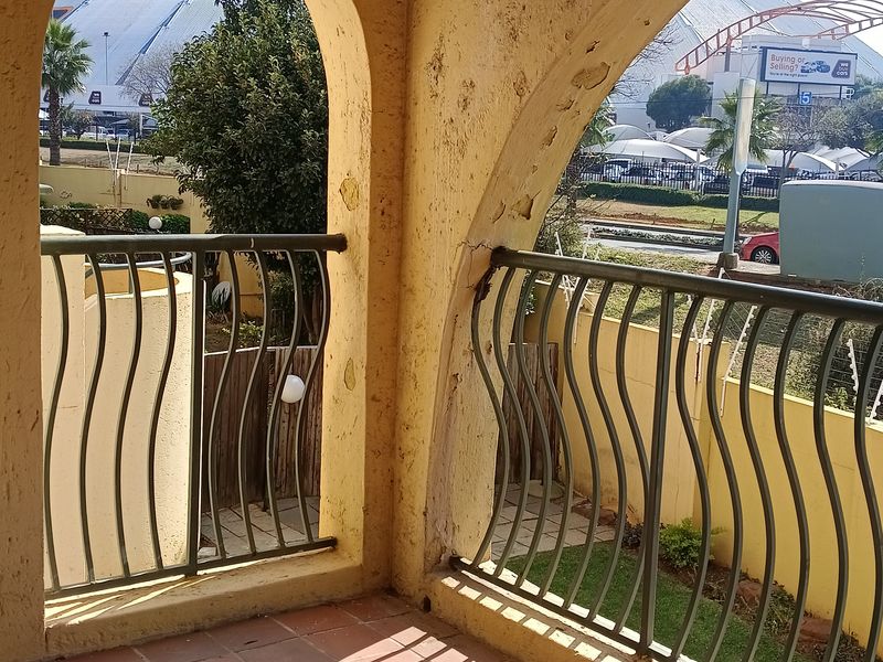 NORTHGATE -Studio apartment avail Immed or  1 July - R5000 - Photo 7