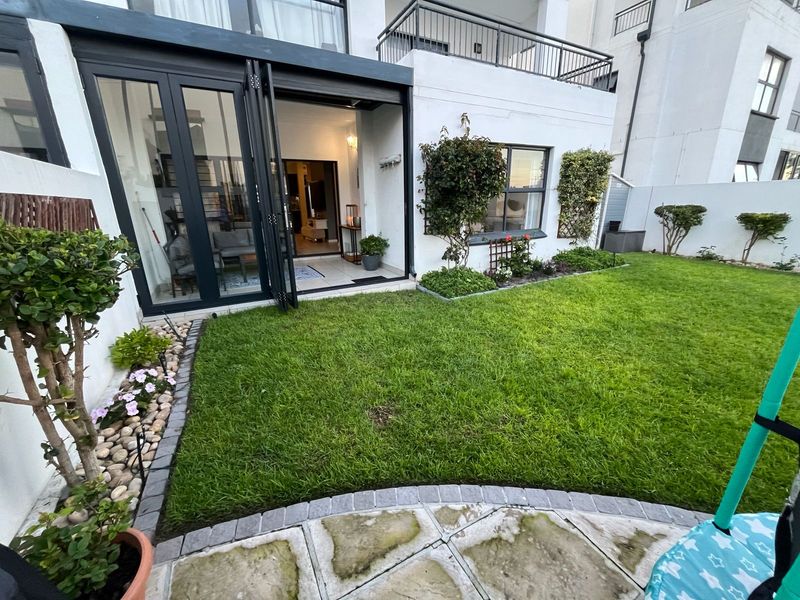 EXCLUSIVE GROUND FLOOR 3 BEDROOM , 2 BATHROOM LIFE STYLE LIVING - Photo 1