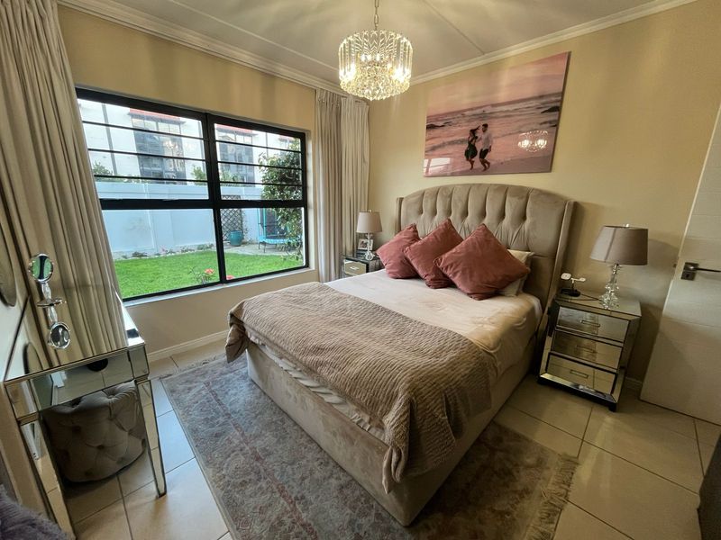 EXCLUSIVE GROUND FLOOR 3 BEDROOM , 2 BATHROOM LIFE STYLE LIVING - Photo 10