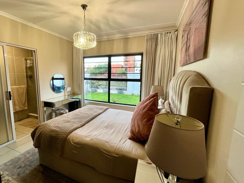 EXCLUSIVE GROUND FLOOR 3 BEDROOM , 2 BATHROOM LIFE STYLE LIVING - Photo 9
