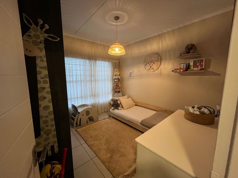 EXCLUSIVE GROUND FLOOR 3 BEDROOM , 2 BATHROOM LIFE STYLE LIVING - Photo 6