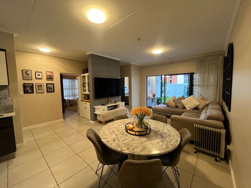 EXCLUSIVE GROUND FLOOR 3 BEDROOM , 2 BATHROOM LIFE STYLE LIVING - Photo 3