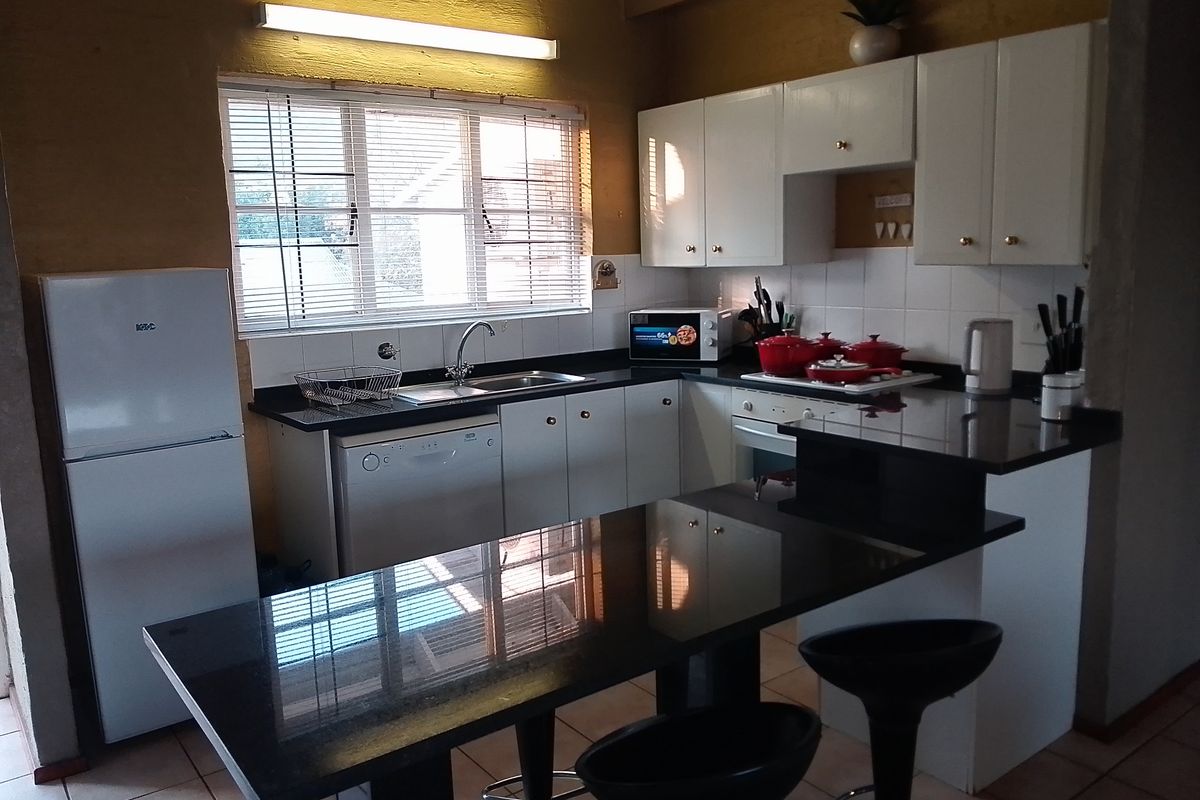 Fully Furnished !!! - Photo 2