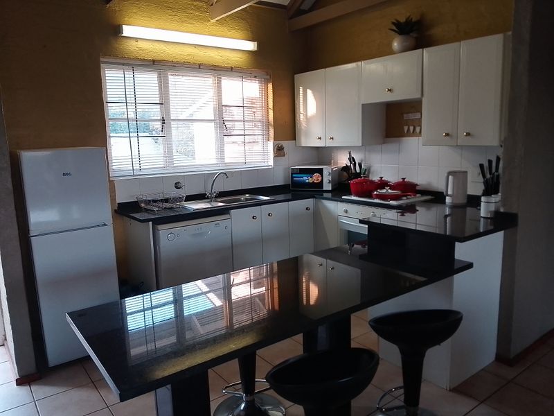 Fully Furnished !!! - Photo 2