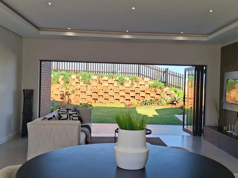 MOVE IN READY HOME LOCATED IN THE ONE OF THE PRESTIGIOUS ESTATES IN IZINGA - Photo 9