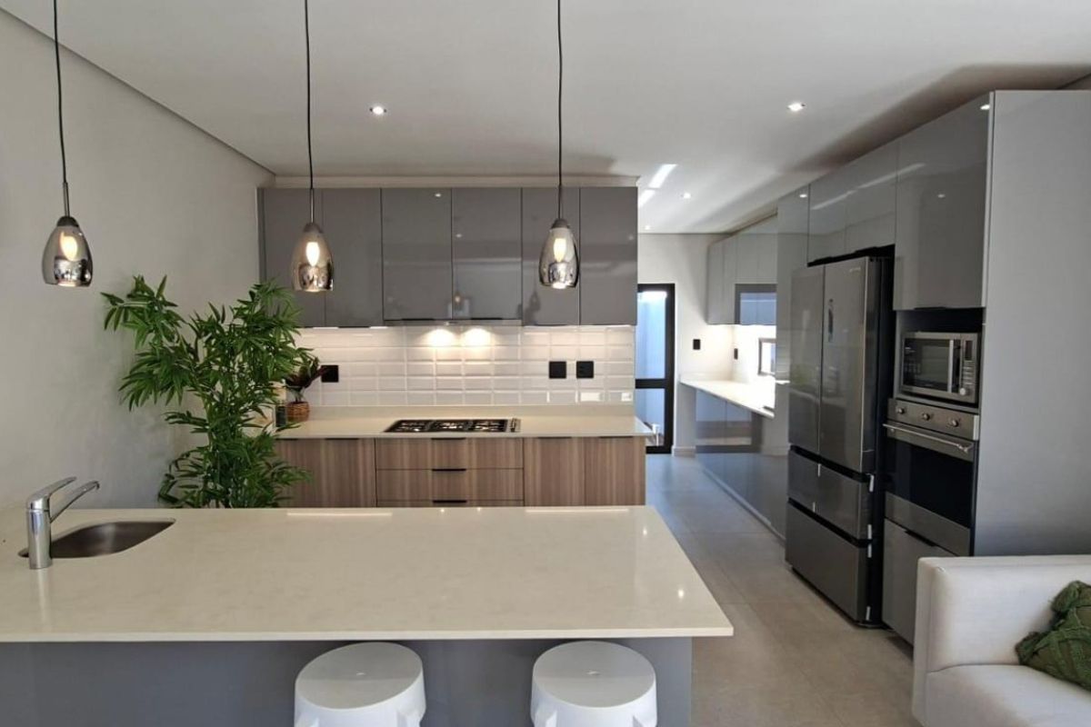 MOVE IN READY HOME LOCATED IN THE ONE OF THE PRESTIGIOUS ESTATES IN IZINGA - Photo 5