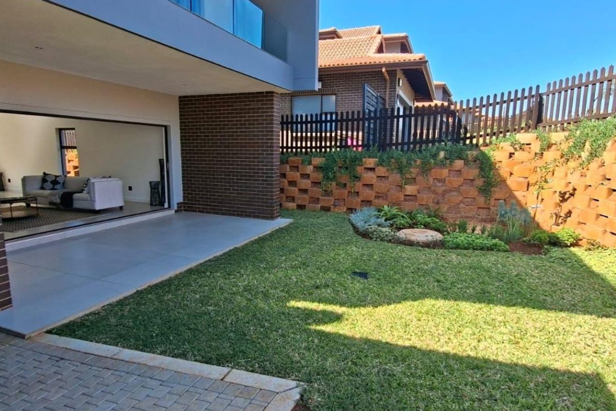 MOVE IN READY HOME LOCATED IN THE ONE OF THE PRESTIGIOUS ESTATES IN IZINGA - Photo 3