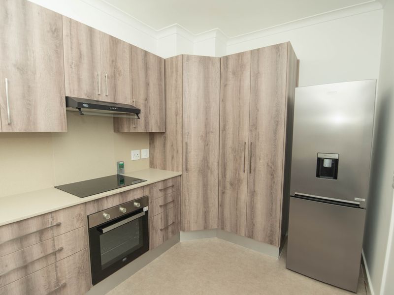 HUMEWOOD 2 BED 1 BATHROOM APARTMENT FOR SALE - Photo 8