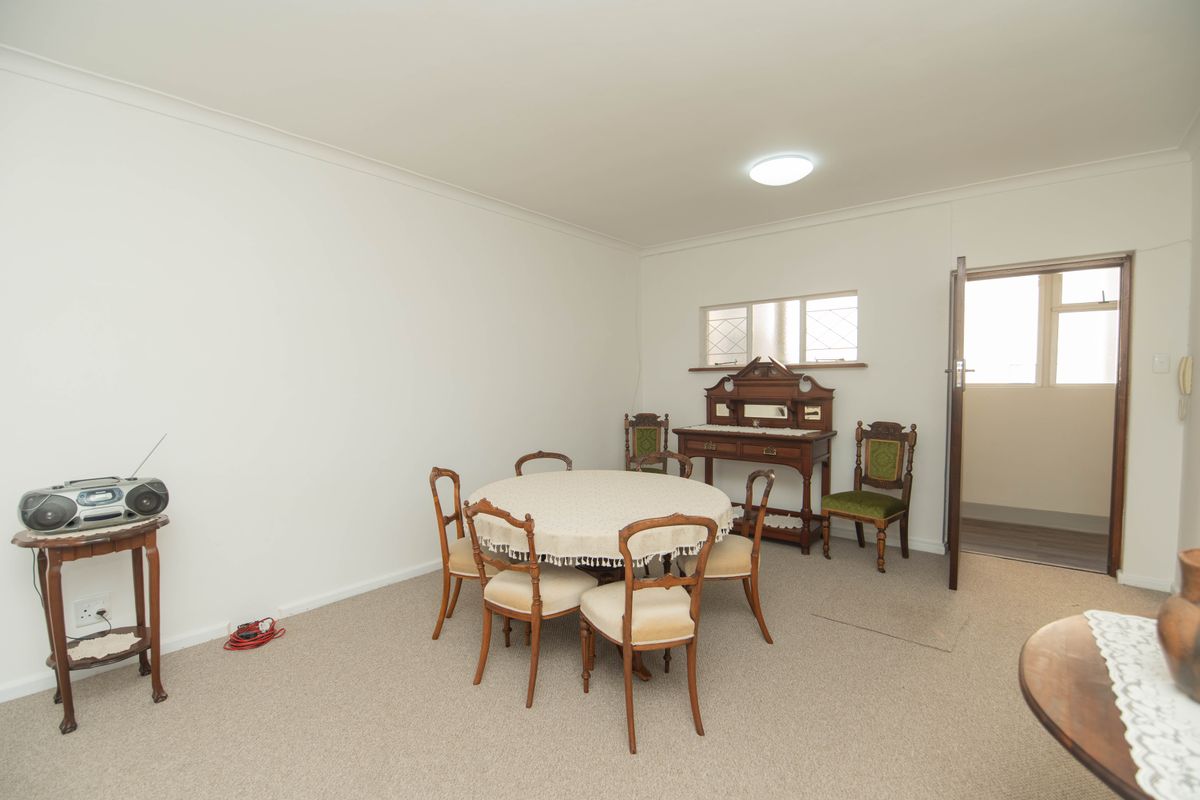 HUMEWOOD 2 BED 1 BATHROOM APARTMENT FOR SALE - Photo 3