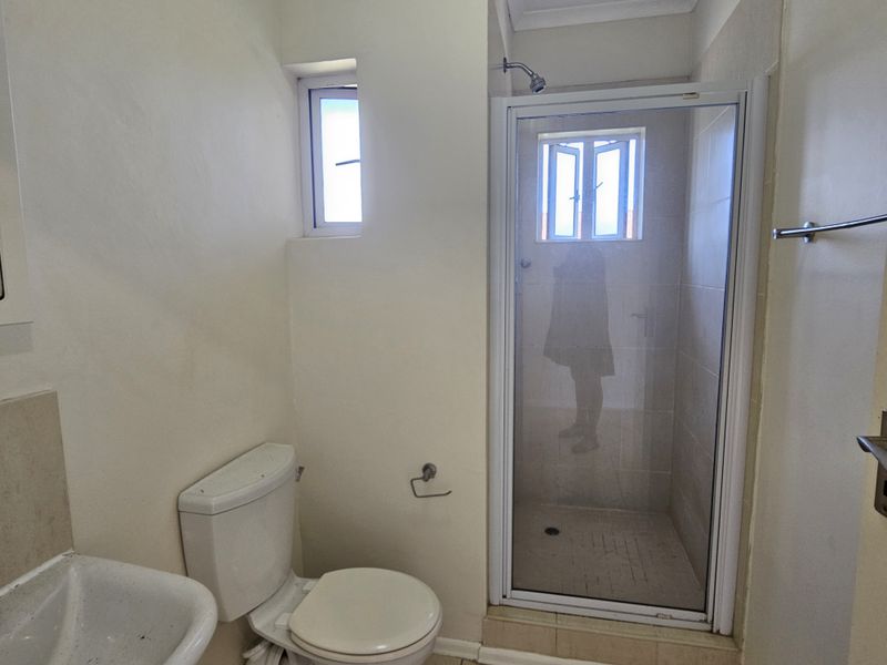APARTMENT TO LET IN THE SOUGHT AFTER SHEFFIED MANOR ESTATE - Photo 10