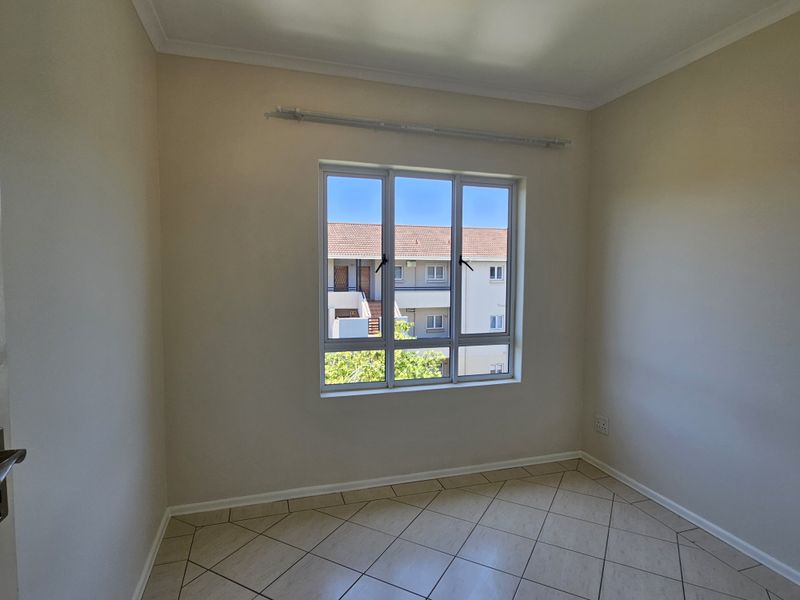 APARTMENT TO LET IN THE SOUGHT AFTER SHEFFIED MANOR ESTATE - Photo 7