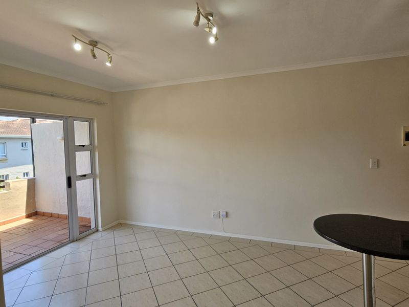 APARTMENT TO LET IN THE SOUGHT AFTER SHEFFIED MANOR ESTATE - Photo 6