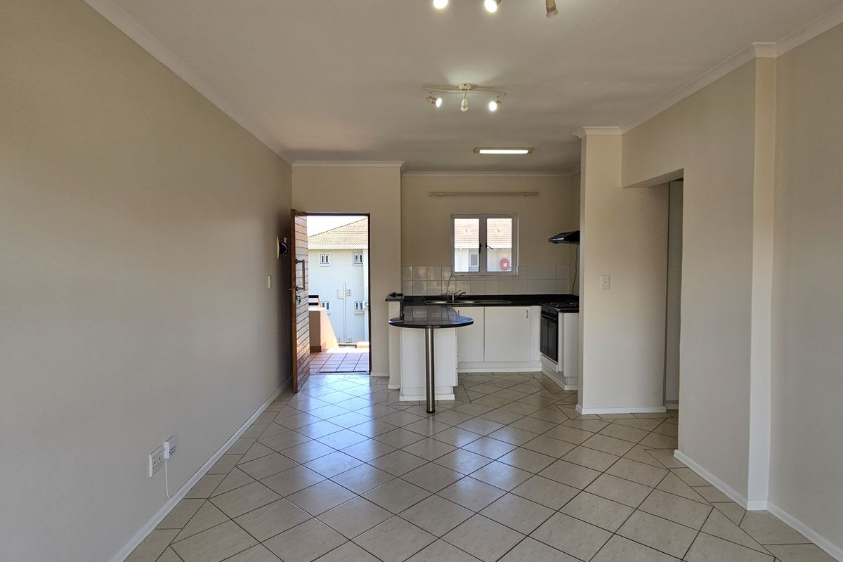 APARTMENT TO LET IN THE SOUGHT AFTER SHEFFIED MANOR ESTATE - Photo 5
