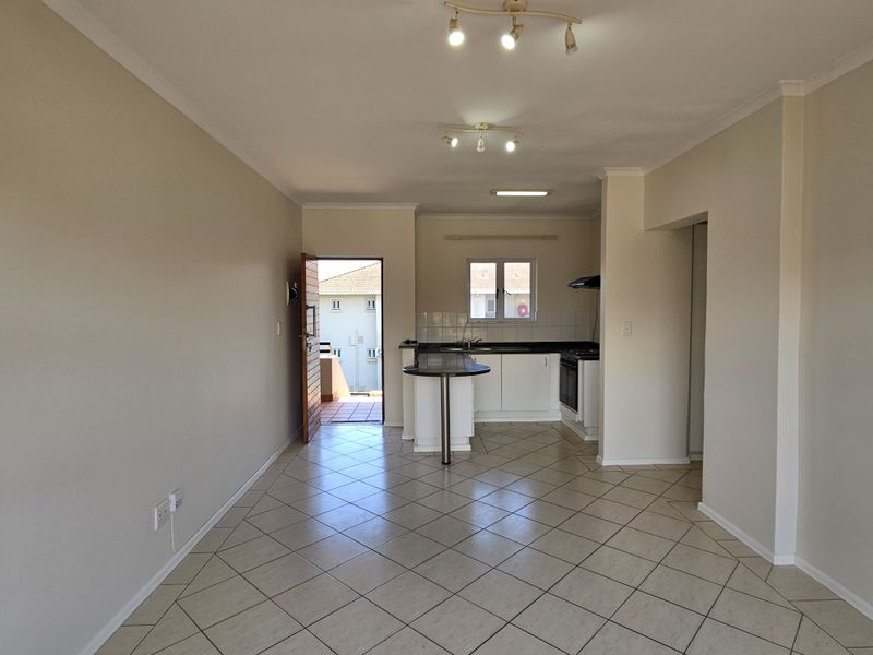 APARTMENT TO LET IN THE SOUGHT AFTER SHEFFIED MANOR ESTATE - Photo 5