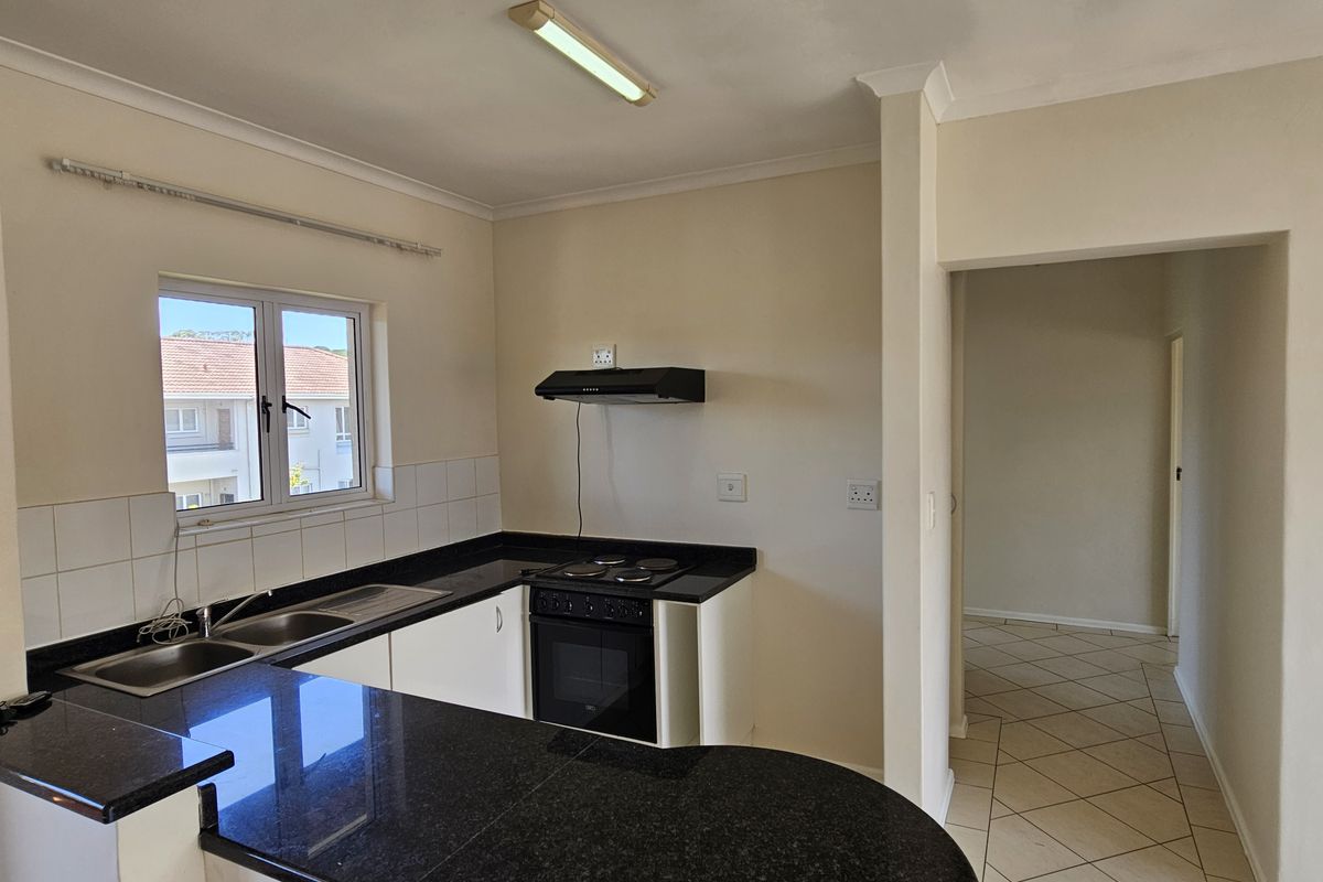 APARTMENT TO LET IN THE SOUGHT AFTER SHEFFIED MANOR ESTATE - Photo 2