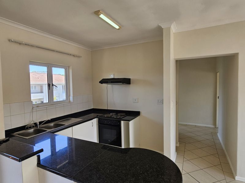 APARTMENT TO LET IN THE SOUGHT AFTER SHEFFIED MANOR ESTATE - Photo 2