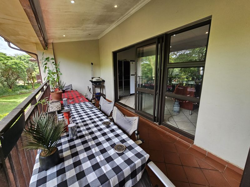 TOP FLOOR PARTMENT FOR SALE - Photo 8
