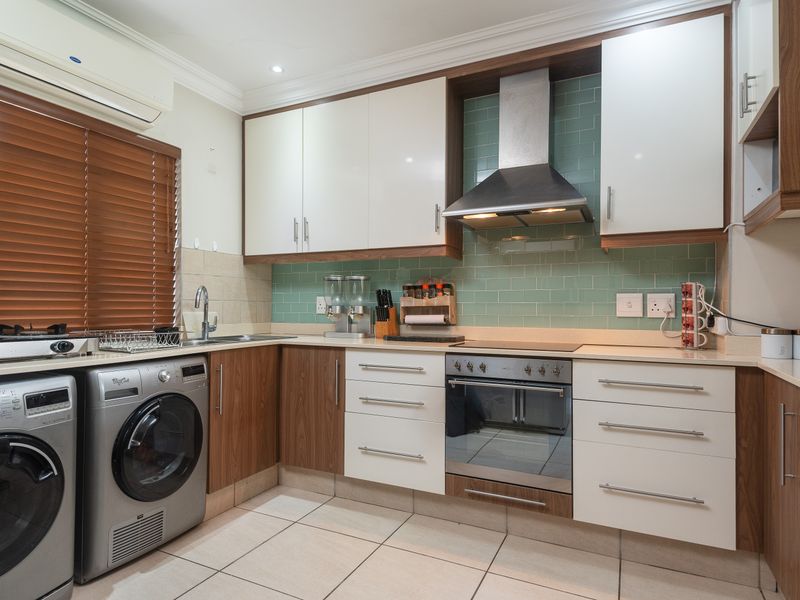 HOUSE FOR SALE IN TEHE PRESTIGIOUS GOLF ESTATE, UMHLALI COUNTRY CLUB - Photo 8