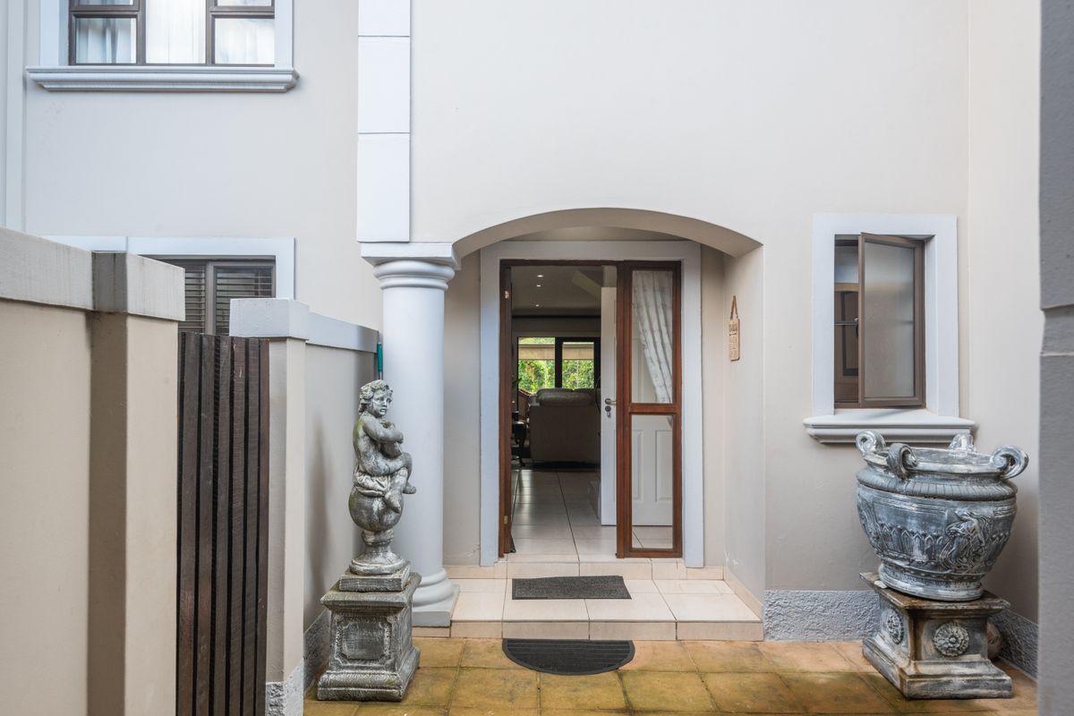 HOUSE FOR SALE IN TEHE PRESTIGIOUS GOLF ESTATE, UMHLALI COUNTRY CLUB - Photo 5