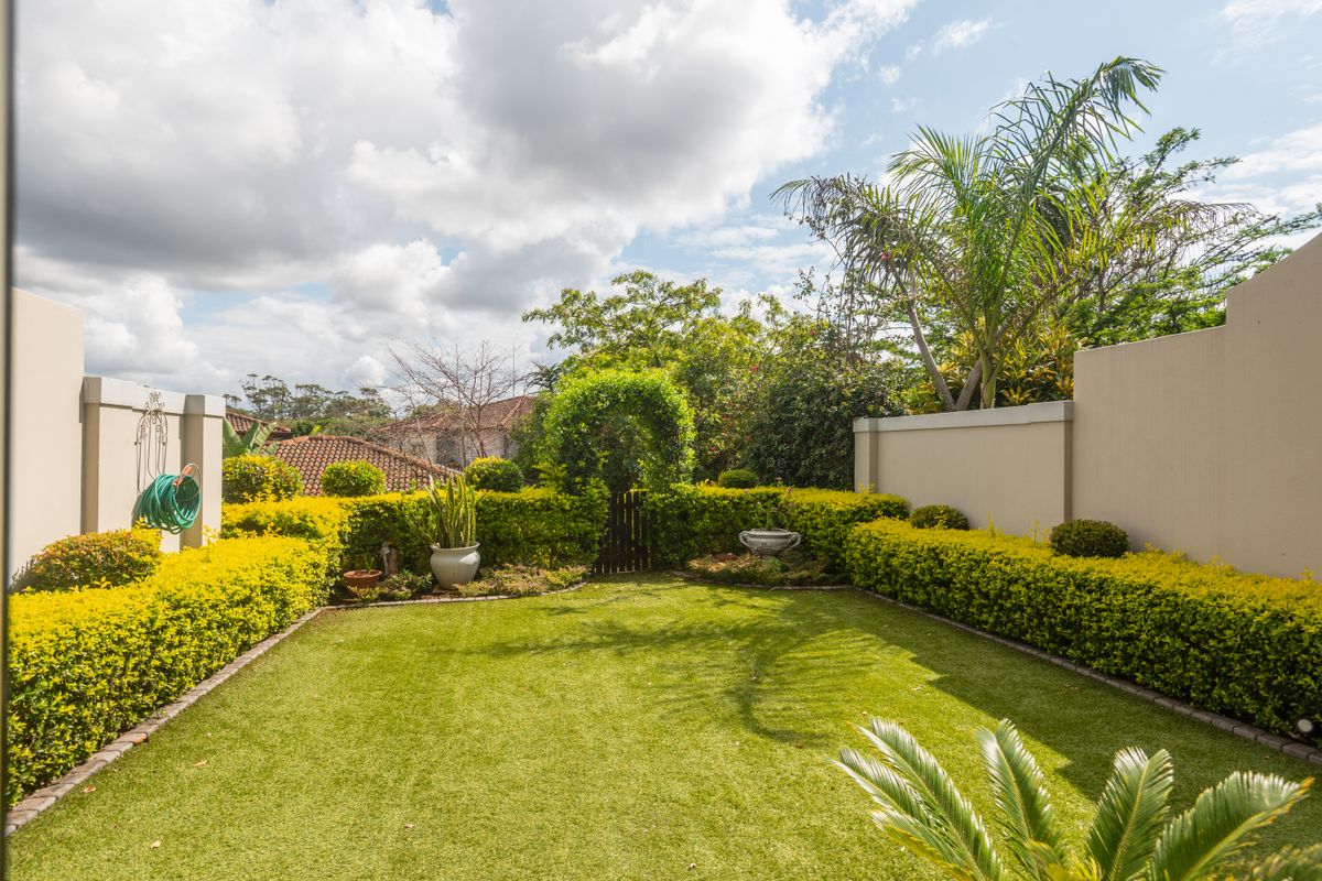HOUSE FOR SALE IN TEHE PRESTIGIOUS GOLF ESTATE, UMHLALI COUNTRY CLUB - Photo 2