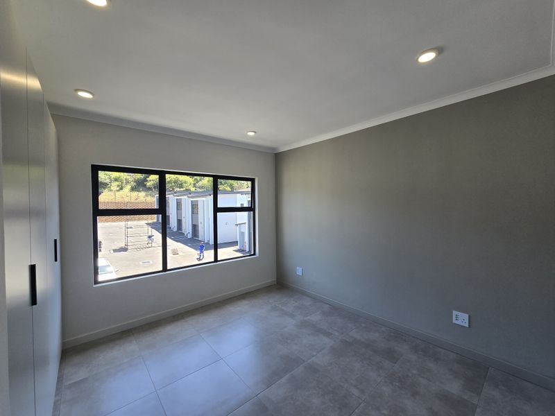 FIRST FLOOR APARTMENT FOR SALE IN WESTBROOK - Photo 8