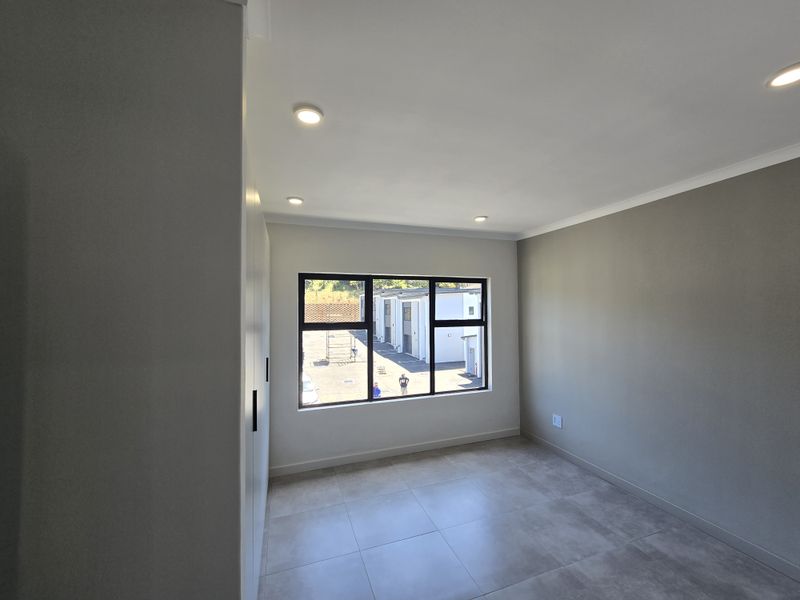 FIRST FLOOR APARTMENT FOR SALE IN WESTBROOK - Photo 7