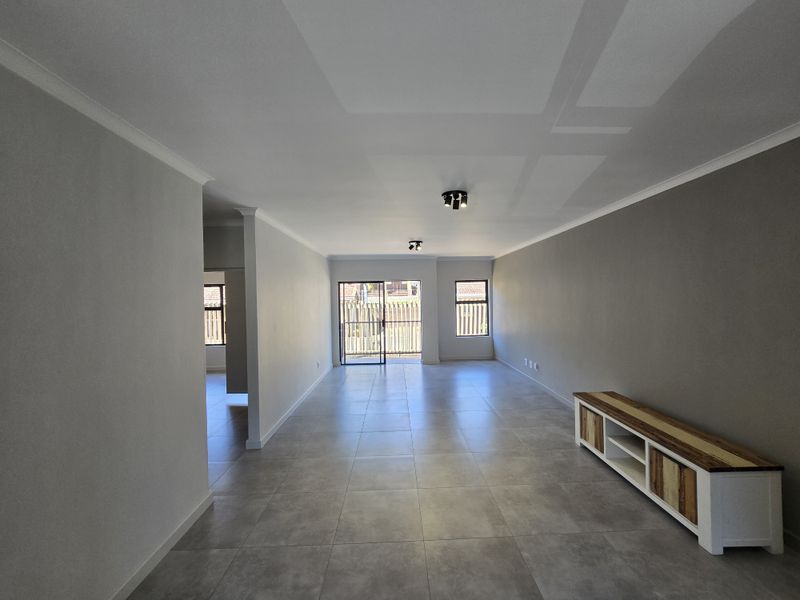 FIRST FLOOR APARTMENT FOR SALE IN WESTBROOK - Photo 6