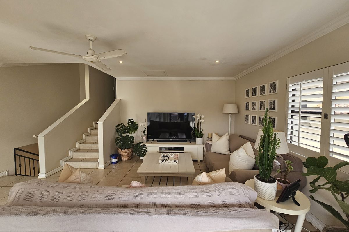 SERIOUS SELLER-Multi level modern home for sale - Photo 3