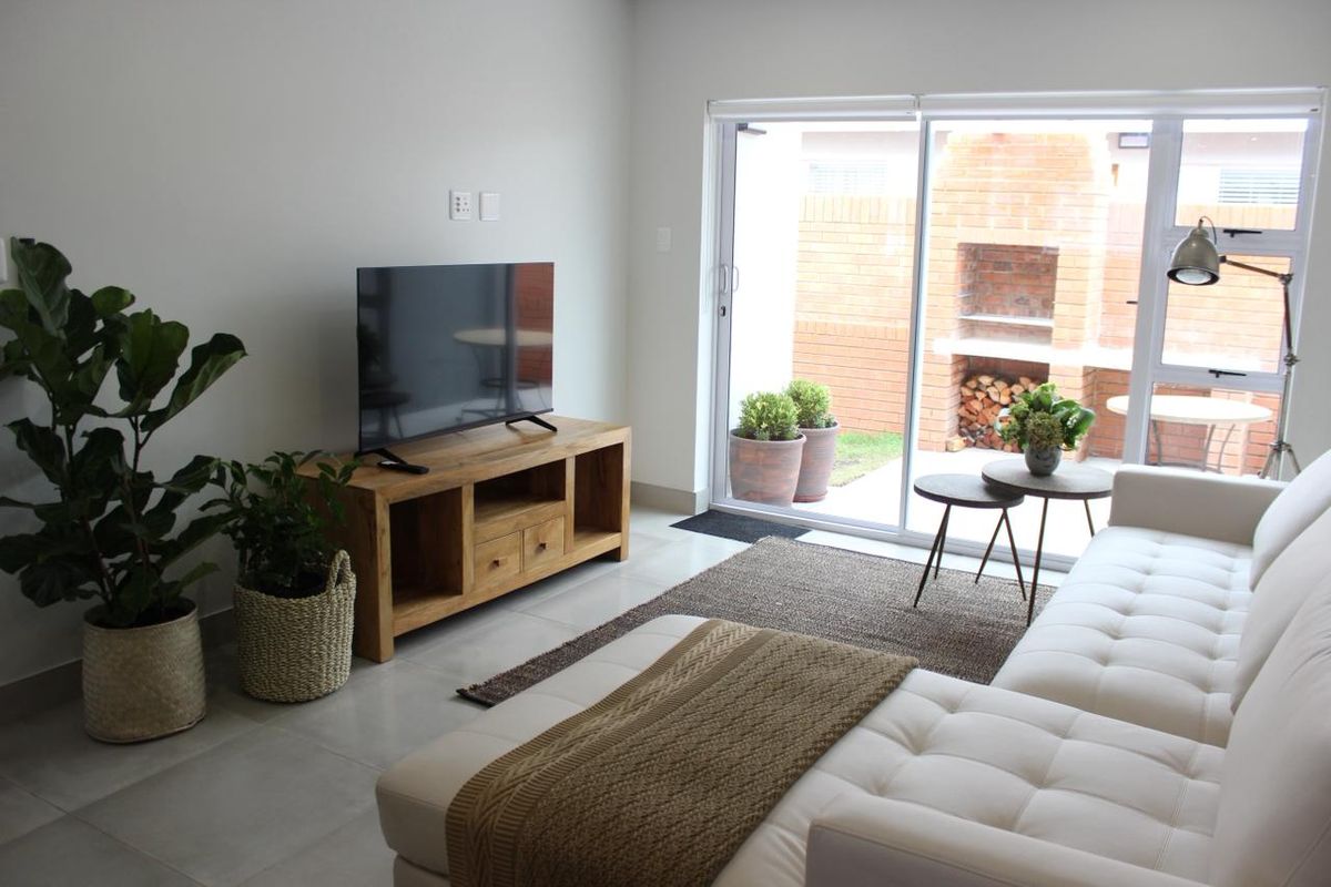 2 Bedroom Town to Rent in George Central - Photo 2