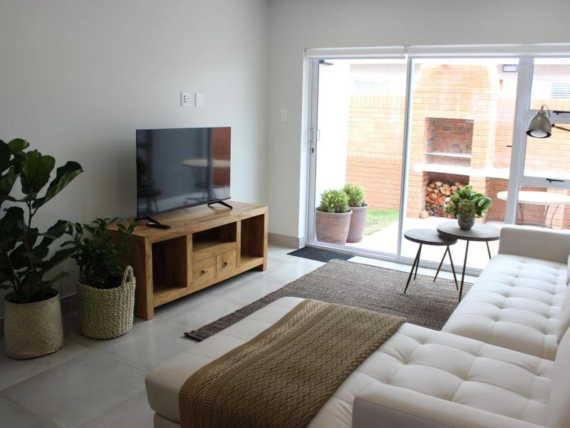 2 Bedroom Town to Rent in George Central - Photo 2