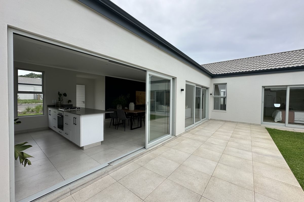 SECURE | MODERN | PET-FRIENDLY - Photo 3