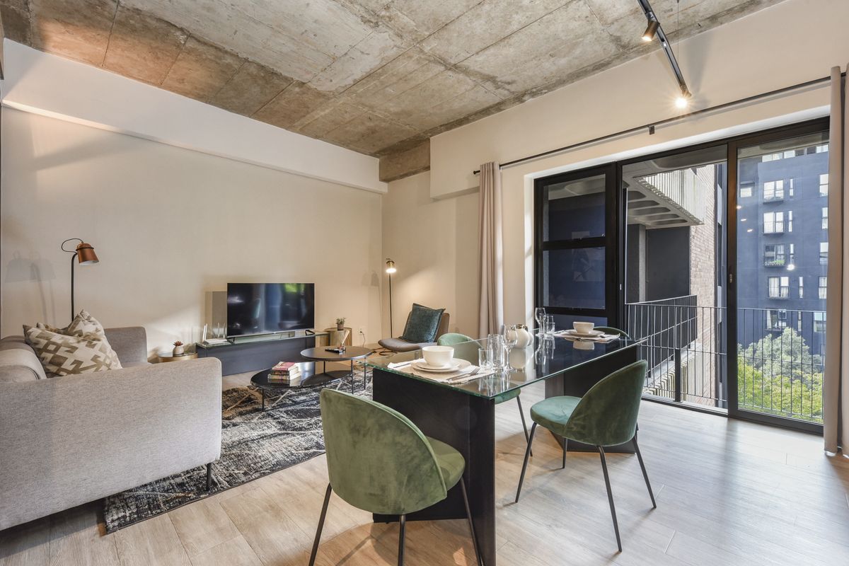 UNFURNISHED ONE BED ONE BATH IN SANDTON - Photo 3
