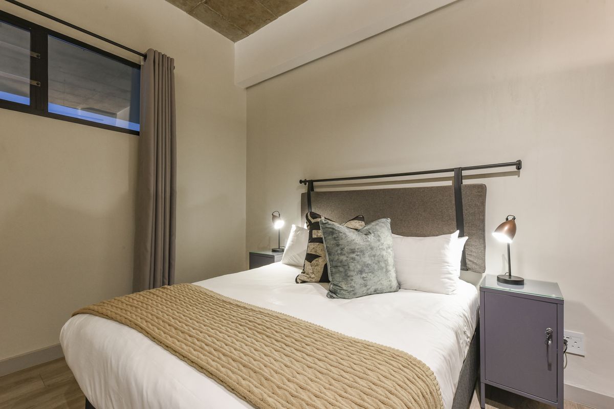 UNFURNISHED ONE BED ONE BATH IN SANDTON - Photo 5