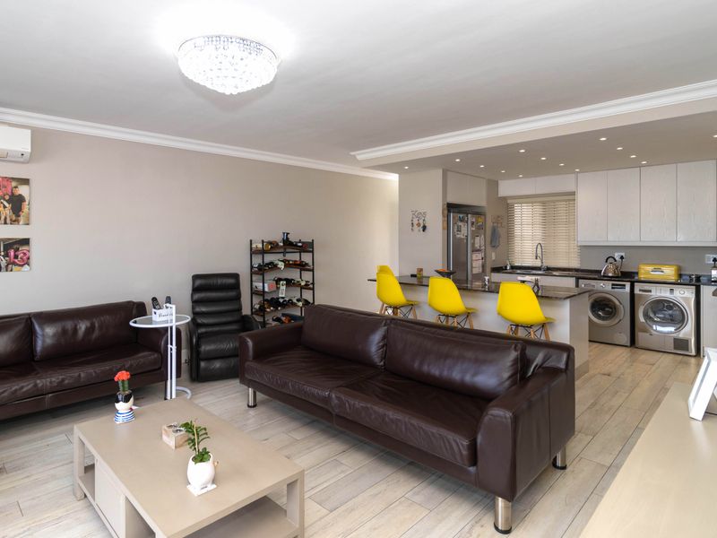 Fully renovated front-row bliss - Photo 10