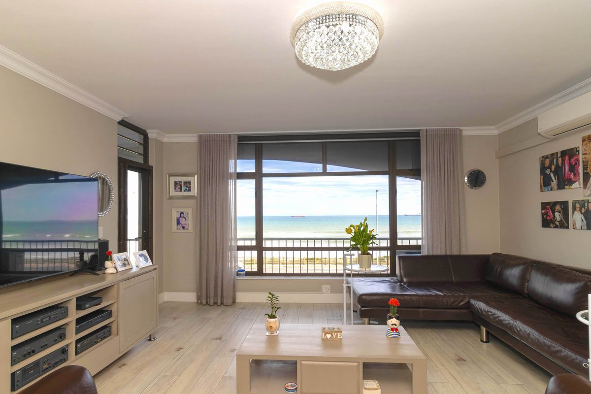 Fully renovated front-row bliss - Photo 5