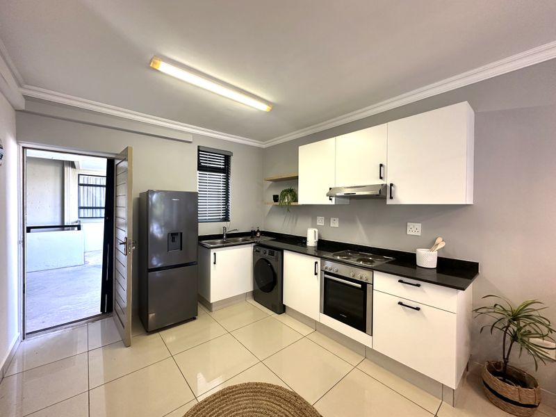 MODERN 2-BEDROOM APARTMENT – IDEAL FOR STUDENTS, INVESTORS, AND GAUTENG COMMUTERS - Photo 8