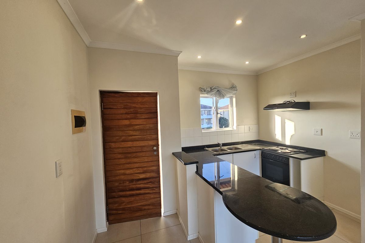 DUAL MANDATE-APARTMENT IN SHEFFIELD MANOR ESTATE - Photo 4