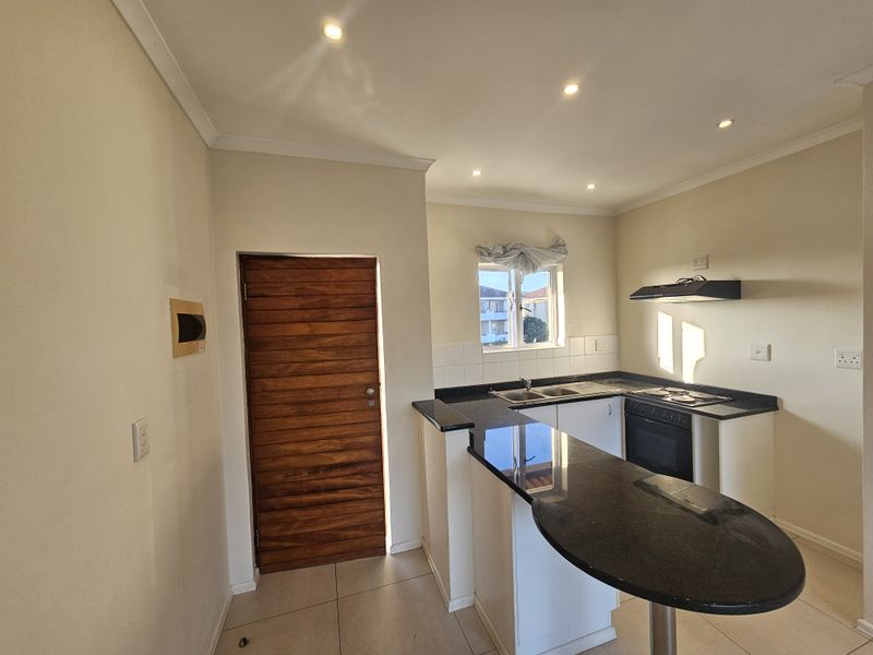 DUAL MANDATE-APARTMENT IN SHEFFIELD MANOR ESTATE - Photo 4