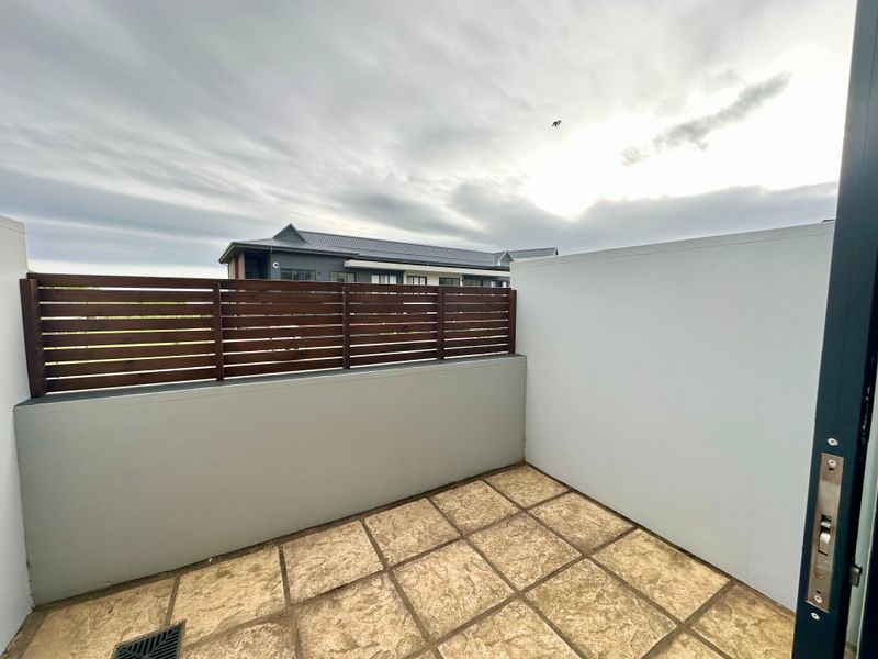 MODERN STUDIO APARTMENT IN OCEANS CLUB | ZIMBALI LAKES ESTATE - Photo 8