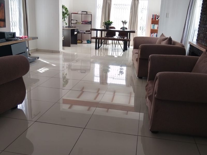 4 Bedroom house to let - Photo 2